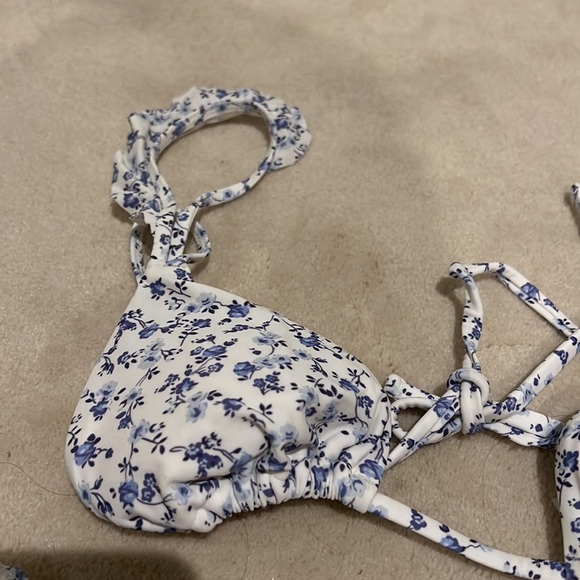 Hollister bikini - Picture 3 of 6